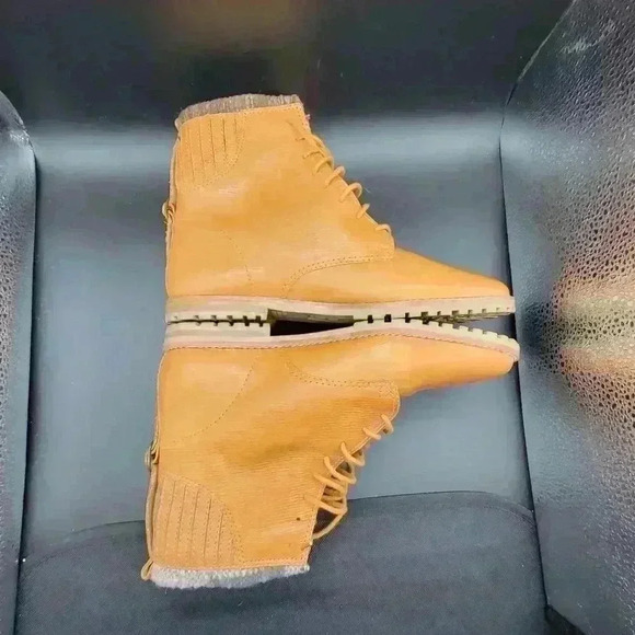 Beautiful MIXED BLUES Lace UpWomen’s  6 M Vintage Camel Leather Booties/ Ankle - Picture 12 of 12